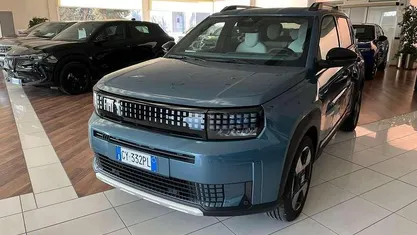 Blu Nuova 2025 Fiat Grande Panda La Prima Due volumi | 20.750 € (Buon prezzo)