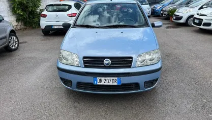Usata Fiat Punto Active 60 CV (44 kW) 2006 Bluazzurro Utilitaria