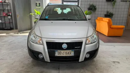 Usata Fiat Sedici Dynamic 120 CV (88 kW) 2006 Grigio SUV