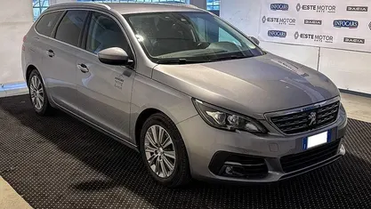 Usata Peugeot 308 SW Allure 131 CV (96 kW) 2021 Grigio metallizzato Station wagon