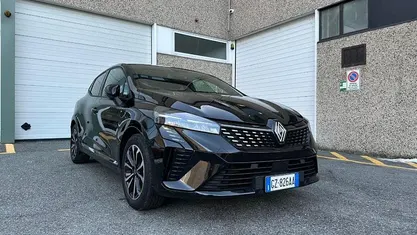 Nero Usata 2025 Renault Clio V Techno Due volumi | 17.500 € (Buon prezzo)