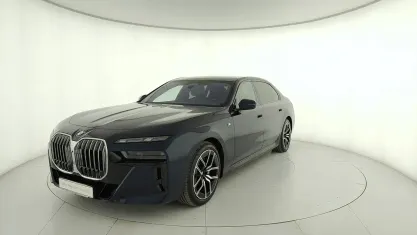 Usata BMW 740 M Sport 299 CV (219 kW) 2025 Blu Berlina