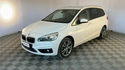 Käytetty BMW 216 Gran Tourer Sport Line 115 HP (84 kW) 2015 Valkoinen Tila-auto