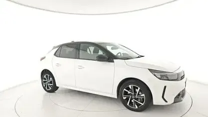 Usata Opel Corsa 101 CV (74 kW) 2024 Bianco Utilitaria