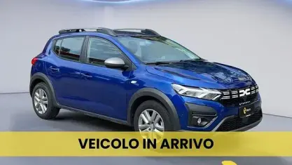 Usata Dacia Sandero Expression 101 CV (74 kW) 2023 Blu Utilitaria