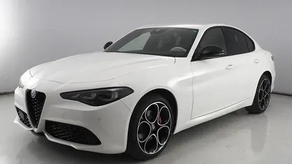 Bianco Usata 2024 Alfa Romeo Giulia Veloce Tre volumi | 51.400 € (Buon prezzo)