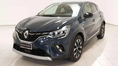 Usata Renault Captur Techno 143 CV (105 kW) 2023 Blu/azzurro SUV
