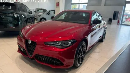 Rosso Usata 2024 Alfa Romeo Giulia Veloce Tre volumi | 52.000 € (Buon prezzo)