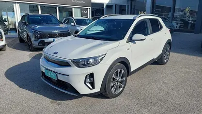 Usata Kia Stonic Style 100 CV (73 kW) 2021 Bianco SUV