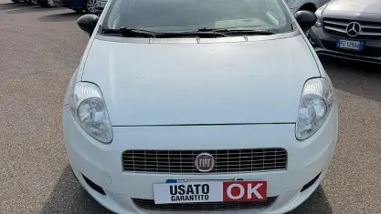 Usata Fiat Grande Punto 77 CV (56 kW) 2009 Bianco Utilitaria