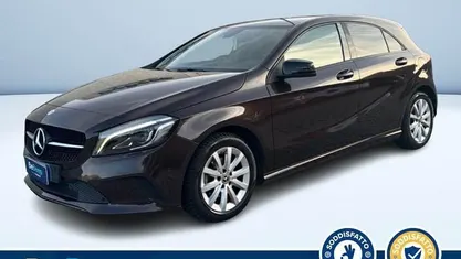 Marrone metallizzato Usata 2018 Mercedes A180 Tre volumi | 16.600 € (Buon prezzo)