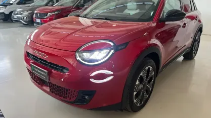 Usata Fiat 600 101 CV (74 kW) 2025 Rosso SUV