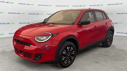 Nuova Fiat 600 Pop 110 CV (80 kW) 2025 Rosso SUV