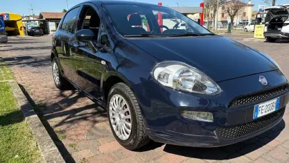 Usata Fiat Punto 77 CV (56 kW) 2016 Blu Utilitaria