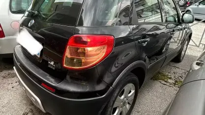 Usata Fiat Sedici Dynamic 120 CV (88 kW) 2008 Nero SUV