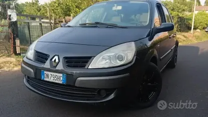 Usata Renault Scénic III 102 CV (75 kW) 2009 Grigio Monovolume