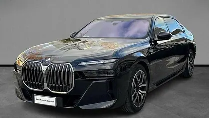 Usata 2025 BMW 740 M Sport Tre volumi | 90.900 €