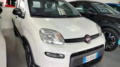 Usata Fiat Panda Cross Cross 69 CV (50 kW) 2021 Bianco Utilitaria