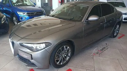 Usata Alfa Romeo Giulia Business 150 CV (110 kW) 2017 Grigio Berlina