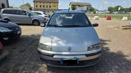 Usata Fiat Punto 80 CV (58 kW) 2000 Grigio Utilitaria
