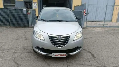 Usata Lancia Ypsilon Gold 69 CV (50 kW) 2013 Grigio Utilitaria
