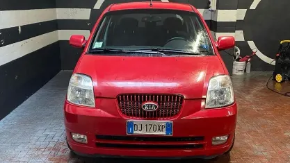 Usata Kia Picanto 75 CV (55 kW) 2007 Rosso Utilitaria