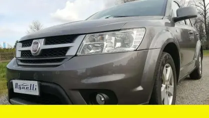 Usata Fiat Freemont Lounge 140 CV (102 kW) 2011 Grigio SUV