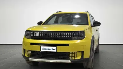 Usata Fiat Grande Panda La Prima 101 CV (74 kW) 2025 Giallo limone Utilitaria