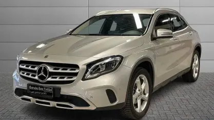 Usata Mercedes GLA200 136 CV (100 kW) 2018 Argento SUV