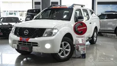 Bianco perlato metallizzato Usata 2013 Nissan Navara Pick-up | 14.999 € (Ottimo prezzo)