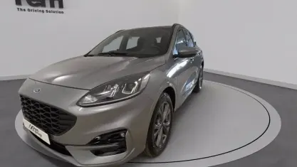 Usata Ford Kuga ST-Line 150 CV (110 kW) 2023 Solar silver SUV