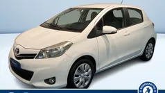 Usata 2013 Toyota Yaris Lounge Tre volumi | 10.900 € (Molto cara)