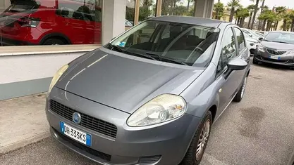 Usata Fiat Grande Punto Dynamic 77 CV (56 kW) 2007 Grigio Utilitaria