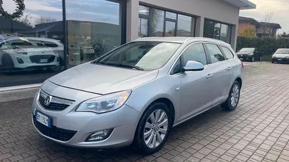 Grigio Usata 2012 Opel Astra Station wagon | 3500 € (Buon prezzo)