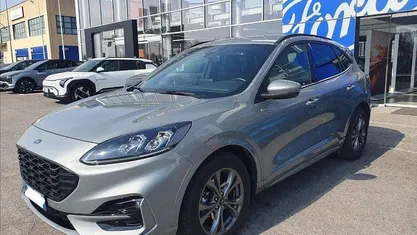 Begagnad Ford Kuga ST-Line X 190 HK (139 kW) 2023 Silver SUV