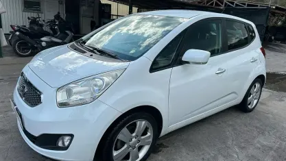 Usata Kia Venga 77 CV (56 kW) 2013 Bianco Utilitaria