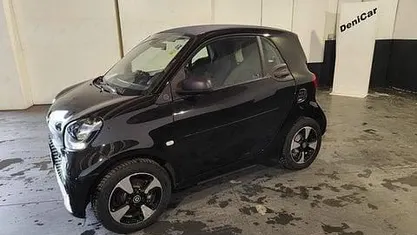 Usata Smart ForTwo Electric Drive Passion 60 kW (82 CV) 2021 Nero Utilitaria