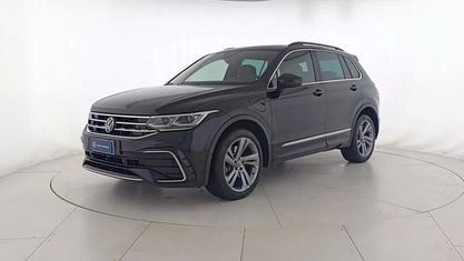 Usata VW Tiguan R-line 245 CV (180 kW) 2023 Deep black perlato SUV