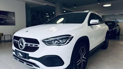 Usata Mercedes GLA180 AMG 117 CV (86 kW) 2023 Bianco SUV