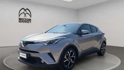Usata Toyota C-HR Trend 122 CV (89 kW) 2019 Grigio / gray SUV