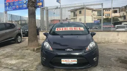 Usata Ford Fiesta Titanium 71 CV (52 kW) 2011 Grigio Berlina