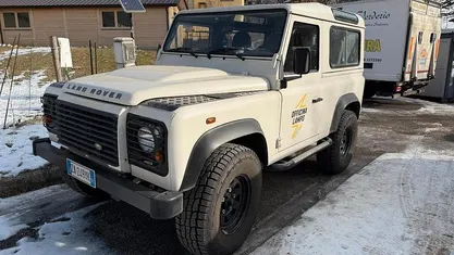 Usata Land Rover Defender S 122 CV (89 kW) 2010 Station wagon