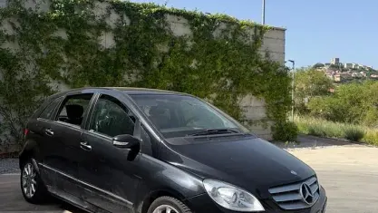Usata Mercedes B180 109 CV (80 kW) 2007 Nero Monovolume