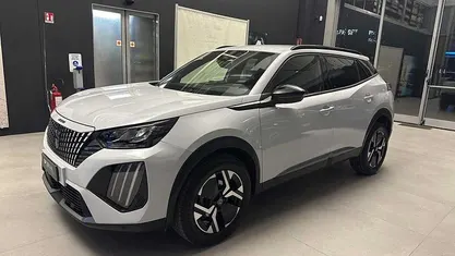 Bianco Usata 2024 Peugeot 2008 Allure SUV | 18.900 € (Buon prezzo)