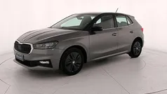 Grigio graphite metallizzato nero tulipa Usata 2023 Skoda Fabia Style Tre volumi | 14.500 € (Buon prezzo)