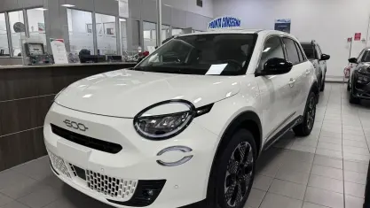 Ny Fiat 600 La Prima 136 HK (100 kW) 2025 Vit SUV