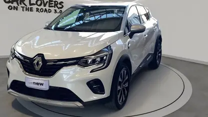 Begagnad Renault Captur Techno 143 HK (105 kW) 2023 Vit SUV