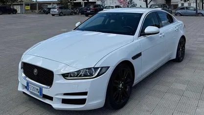 Bianco Usata 2016 Jaguar XE Pure Tre volumi | 13.200 € (Ottimo prezzo)