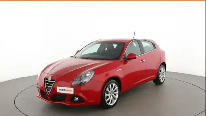 Usata Alfa Romeo Giulietta Distinctive 120 CV (88 kW) 2016 Rosso Utilitaria