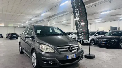 Usata Mercedes B150 Chrome 95 CV (69 kW) 2009 Grigio Monovolume